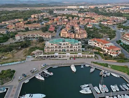 Marina Di Guest * أولبيا